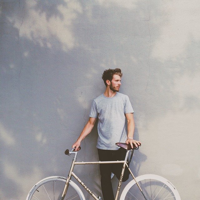Muž s bicyklom, model.jpg