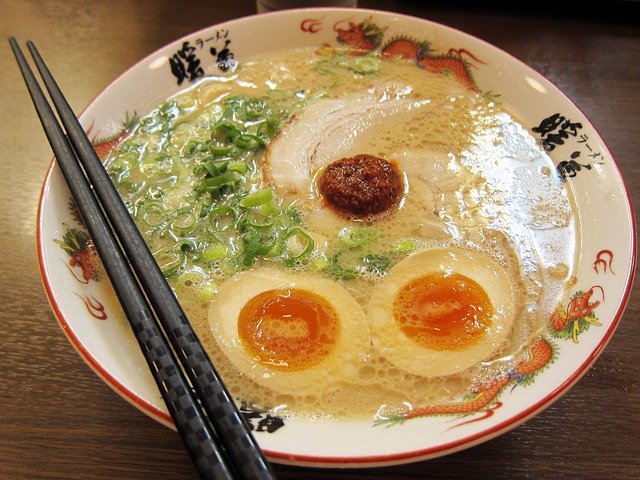 Ázijská polievka s vajíčkom.jpg